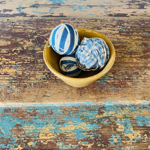 ♥️ Vintage ♥️ Old Miniature Blue & White Rag Balls - Picture 3 of 5